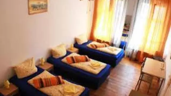 Pension Marienburg | Berlin (ve civarı) - Lichtenberg - Friedrichsfelde