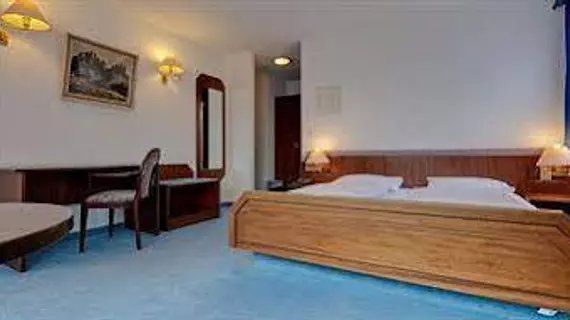 Hotel Astoria am Urachplatz | Baden-Wuerttemberg - Rems-Murr-Kreis - Stuttgart (ve civarı) - Stuttgart - Ostheim