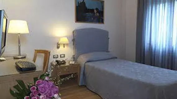 Hotel Touring | Emilia-Romagna - Modena (vilayet) - Carpi