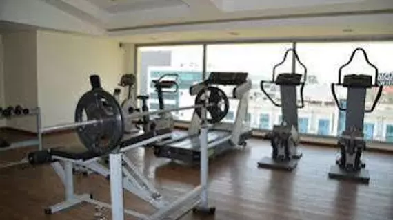 Lemon Tree Hotel Gachibowli | Telangana - Haydarabad (ve civarı) - Haydarabad