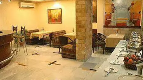 Hotel Ajanta | Maharaştra - Raigad - Bombay (ve civarı) - Bombay - Malad - Batı Banliyöleri