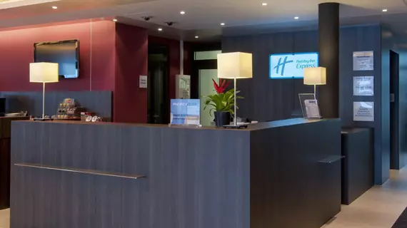 Holiday Inn Express Zürich Airport | Zürih Kantonu - Dielsdorf District - Ruemlang