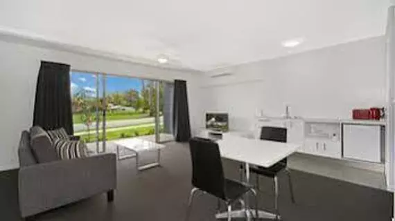 Cooroy Luxury Motel Apartments Noosa | Queensland - Noosa - Cooroy