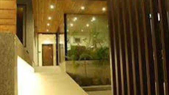 Hotel Red Earth | Haryana - Gurugram (ve civarı) - Gurugram