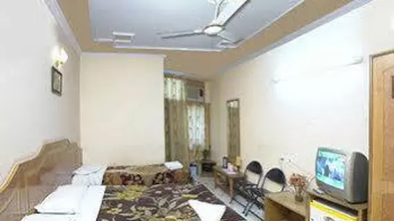 Hotel Jyoti Deluxe | Batı Delhi - Ulusal Eyalet Başkenti Delhi - Delhi (ve civarı) - Yeni Delhi - Karol Bagh