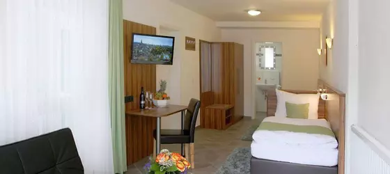 Hotel Garni Goldene Traube | Bavyera - Orta Franconia