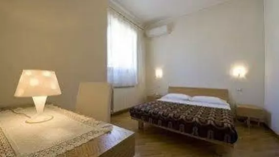 Albergo Stella | Abruzzo - L'Aquila (il) - Sulmona