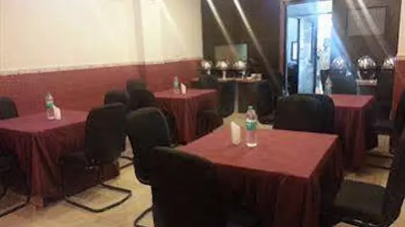 Hotel S.P.B 87 | Batı Delhi - Ulusal Eyalet Başkenti Delhi - Delhi (ve civarı) - Yeni Delhi - Karol Bagh