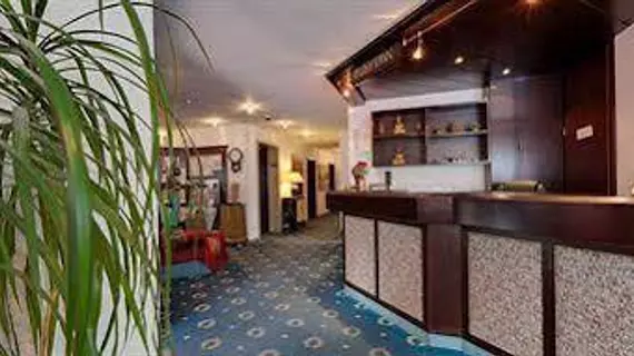 Hotel Astoria am Urachplatz | Baden-Wuerttemberg - Rems-Murr-Kreis - Stuttgart (ve civarı) - Stuttgart - Ostheim