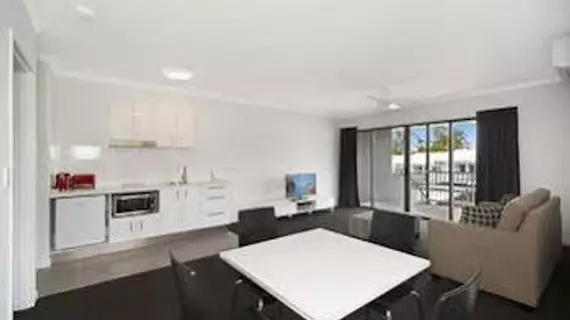 Cooroy Luxury Motel Apartments Noosa | Queensland - Noosa - Cooroy