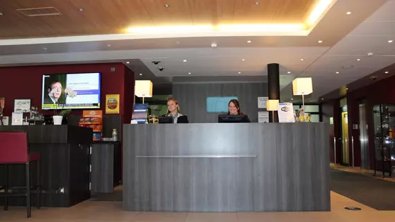 Holiday Inn Express Zürich Airport | Zürih Kantonu - Dielsdorf District - Ruemlang