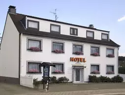 Hotel Kölner Hof Refrath | Kuzey Ren-Westfalia - Köln (ve civarı) - Bergisch Gladbach - Refrath