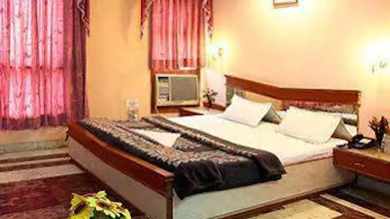 Hotel Western Queen | Batı Delhi - Ulusal Eyalet Başkenti Delhi - Delhi (ve civarı) - Yeni Delhi - Karol Bagh