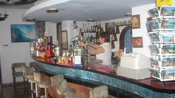 Hostal Oasis Dor | Balearic Adaları - Mayorka Adası - Campos - Migjorn