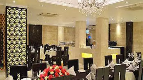 Hotel Emperor Palms | Batı Delhi - Ulusal Eyalet Başkenti Delhi - Delhi (ve civarı) - Yeni Delhi - Karol Bagh