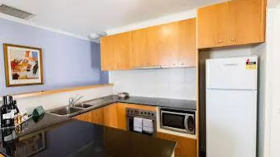 Nesuto Canberra Apartment Hotel | Avustralya Başkent Bölgesi - Tuggeranong - Kanberra (ve civarı) - Canberra - Kent Merkezi