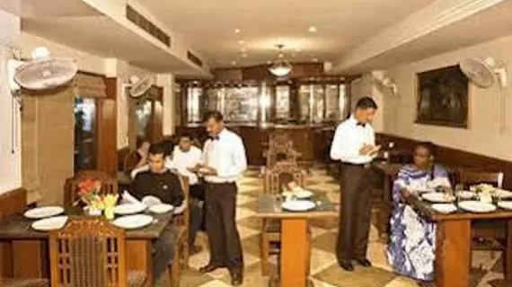 Raunak International Hotel | Batı Delhi - Ulusal Eyalet Başkenti Delhi - Delhi (ve civarı) - Yeni Delhi - Karol Bagh