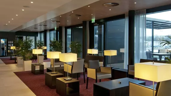 Holiday Inn Express Zürich Airport | Zürih Kantonu - Dielsdorf District - Ruemlang