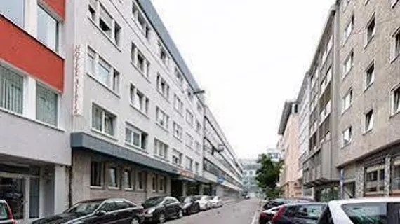 Hotel Astoria | Baden-Wuerttemberg - Rems-Murr-Kreis - Stuttgart (ve civarı) - Stuttgart - Neue Vorstadt