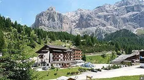 Plan de Gralba | Trentino-Alto Adige - Güney Tirol (il) - Selva di Val Gardena