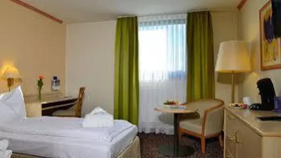 AMBER HOTEL Leonberg / Stuttgart | Baden-Wuerttemberg - Rems-Murr-Kreis - Stuttgart (ve civarı) - Leonberg