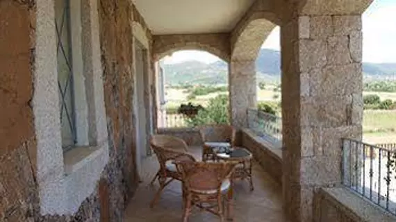 Bed & Breakfast Giardinos | Sardinya - Sassari - Olbia