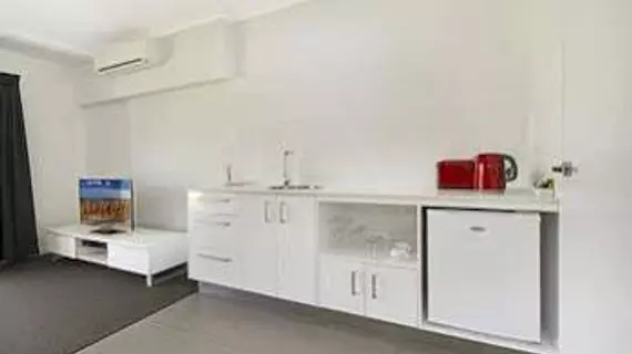 Cooroy Luxury Motel Apartments Noosa | Queensland - Noosa - Cooroy