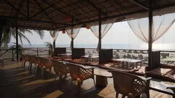 Fab Tahira Ashwem Beachfront | Goa - Kuzey Goa - Ashvem