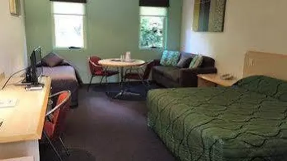 Red Bridge Motor Inn | Queensland - Woombye