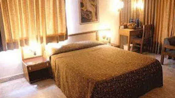 Hotel Ajanta | Maharaştra - Raigad - Bombay (ve civarı) - Bombay - Malad - Batı Banliyöleri