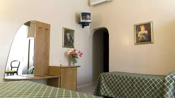 Hotel Continentale | Lazio - Roma (ve civarı) - Roma Kent Merkezi - Rione XVIII Castro Pretorio