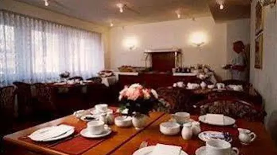 Hotel Elbroich | Kuzey Ren-Westfalia - Düsseldorf (ve civarı) - Düsseldorf