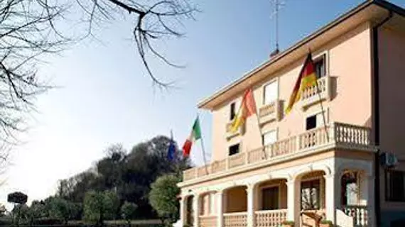 Hotel Ristorante Alla Corte | Veneto - Vicenza (vilayet) - Bassano del Grappa