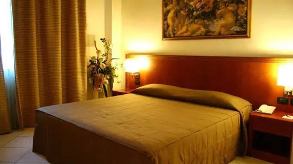 Hotel Parisi | Piedmont - Turin (ve civarı) - Nichelino