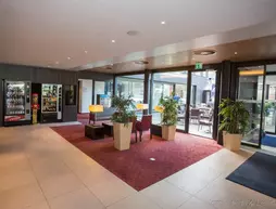 Holiday Inn Express Zürich Airport | Zürih Kantonu - Dielsdorf District - Ruemlang