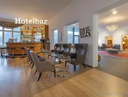 Hotel Saratz | Maloja District - Graubuenden - Pontresina