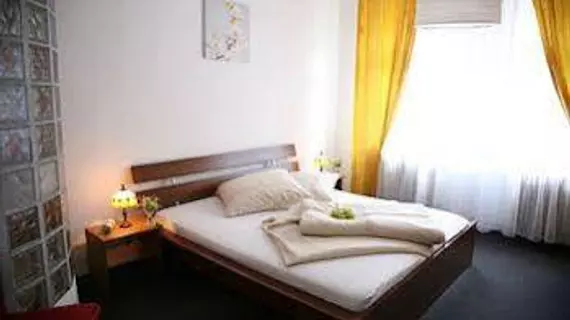 Hotel Pension Bolgerini Inn | Berlin (ve civarı) - Friedrichshain-Kreuzberg - Friedrichshain