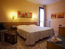 Hotel Astor | Emilia-Romagna - Modena (vilayet) - Modena