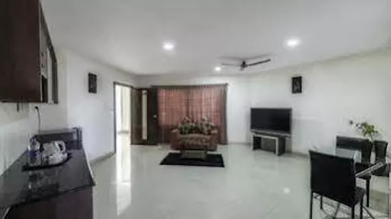 Treebo Sanctum Suites | Karnataka - Bengaluru (ve civarı) - Bengaluru - Koramangala