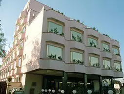 Hotel Maya International | Racastan - Jaipur Bölgesi - Jaipur