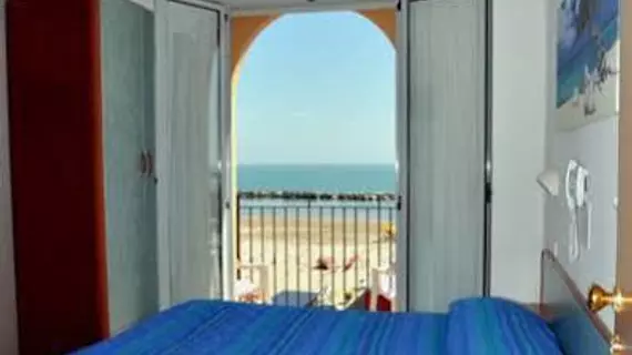 Hotel Holiday Beach | Emilia-Romagna - Rimini - Torre Pedrera