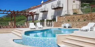 Villa Lara Apartments