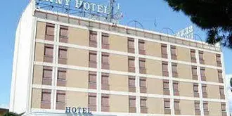 Benny Hotel