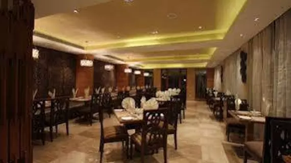 Always Hotel Riverview | Gujarat - Ahmedabad Bölgesi - Ahmedabad - Ahmedabad Kent Merkezi