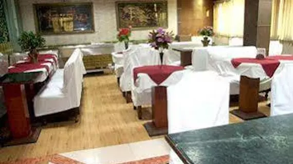 Raunak International Hotel | Batı Delhi - Ulusal Eyalet Başkenti Delhi - Delhi (ve civarı) - Yeni Delhi - Karol Bagh