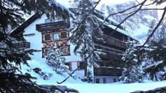 Residence Salvan | Trentino-Alto Adige - Güney Tirol (il) - Corvara in Badia