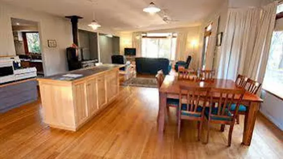 Bruny Island Accommodation Services | Tazmanya - Simpsons Bay