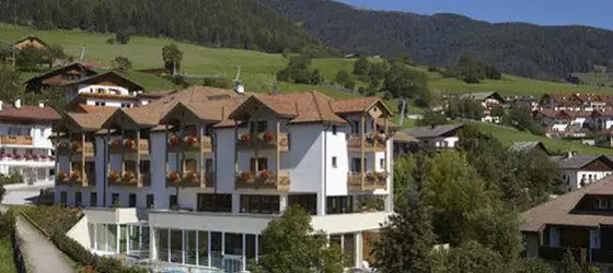 Falkensteiner Hotel & Spa Sonnenparadies | Trentino-Alto Adige - Güney Tirol (il) - Terento