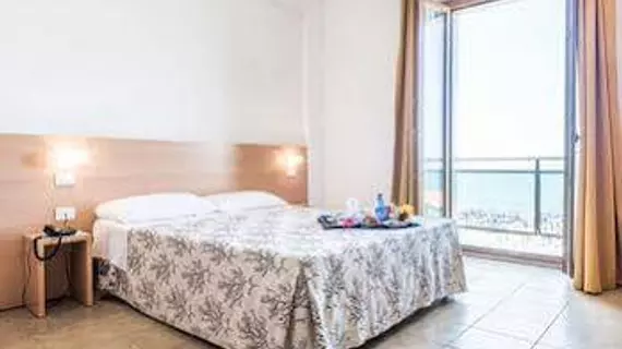 Hotel Rondine | Liguria - La Spezia (il) - Sarzana