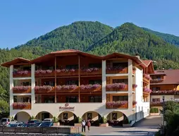 Wirtshaushotel Alpenrose | Trentino-Alto Adige - Güney Tirol (il) - San Lorenzo di Sebato